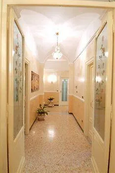 Casa Serafina Hotell 2*